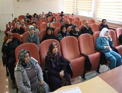 Diyaliz Hastaları Bilgilendirildi