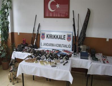 Kırıkkale'da Silah ve Kaçak İçki Operasyonu