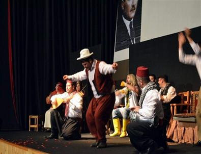 Palavra Kadavra Gündem Gürün’de Sahnelendi