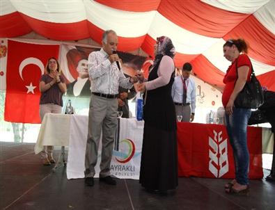 Bayraklı Belediyesi'nden Bin 500 Öğrenciye Eğitim Bursu