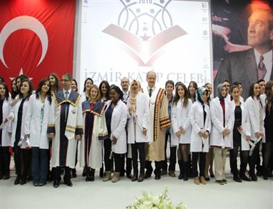 İkçü Diş Hekimliği Fakültesinde Beyaz Önlük Heyecanı