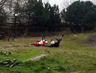 Acemi Sürücünün Motorla İmtihanı