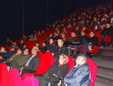 Engelliler Sinema Filmi İzledi