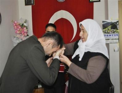 Genelkurmay Başkanından Şehit Ailesine Teşekkür Plaketi