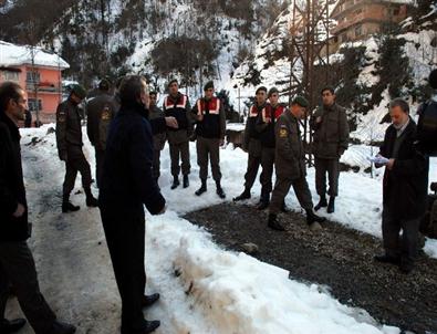 Hes Karşıtı Eylemcinin Park Eylemi Engellenemedi