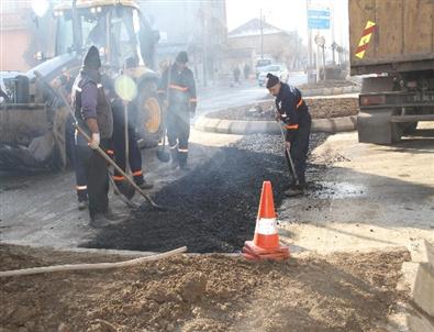 Akyazı Belediyesi Ekipleri Çalışmaları Aralıksız Sürdürüyor