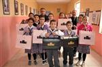 MEHMET MUT - Boyundere Ortaokulu Öğrencilerine Ayakkabı Dağıtıldı