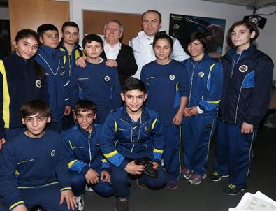 Fenerbahçeli Genç Boksörlerden Başkan Aziz Yıldırım’a Ziyaret