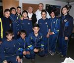 LEFTER KÜÇÜKANDONYADİS - Fenerbahçeli Genç Boksörlerden Başkan Aziz Yıldırım’a Ziyaret