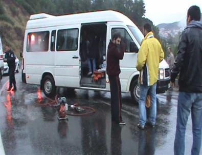 Marmaris’te Tiyatrocuları Taşıyan Minibüs Kaza Yaptı Açıklaması