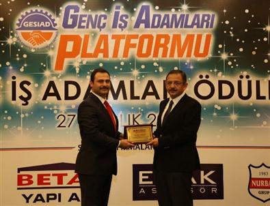 Özhaseki, Genç İşadamlarına Gelişimi ve Değişimi Önerdi