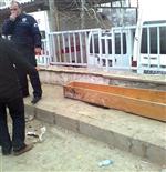 OKUL GÖREVLİSİ - Batman'da Okulun Önüne Tabut Bıraktılar