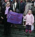 KADIN CİNAYETLERİ - Kadınlar Şiddeti Protesto Etti