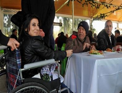 Bu Kafe’de Engel Yok