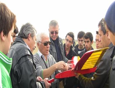 Sabiha Gökçen Teknik Lisesi'nde Model Uçak Eğitimi