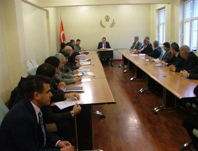 Besni’de İlçe İdare Şube Başkanları Toplantısı Yapıldı