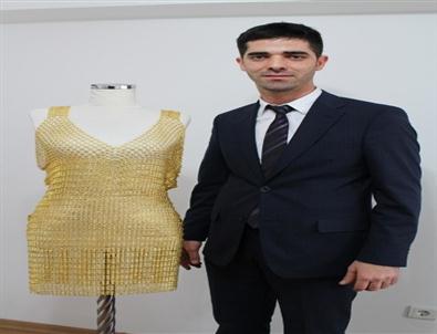 Divaya Altın Elbise