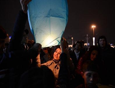 Dilek Fenerli Eylemde Vatandaşlar Yanma Tehlikesi Atlattı