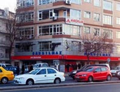 İki gün uğraşıp 200 silahı çaldılar