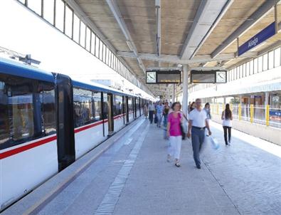 İzban, Yolcu Sayısını Yüzde 20 Artırdı