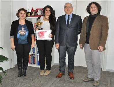 Türkiye’nin 'En Şeker Yönetmeni” İzmir Üniversitesi’nden