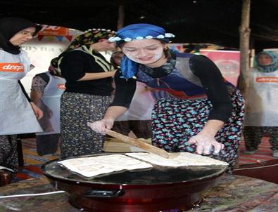 Yazmalı Şalvarlı Eli Oklavalı Rus Gelinler