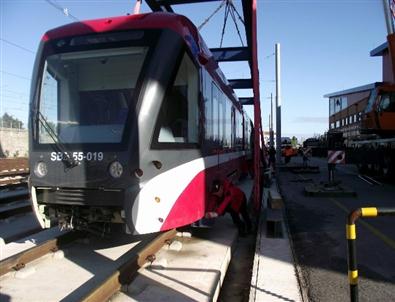 Yeni Tramvay Raylara İndi