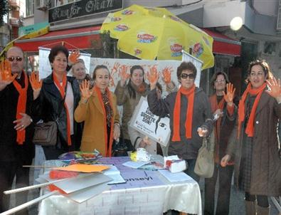 Kadınlardan Şiddete Karşı 'Turuncu' Protesto