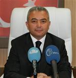 Turan, Dünya Gönüllüler Günü'nde Mehmet Tekerlek'e Plaket Verdi