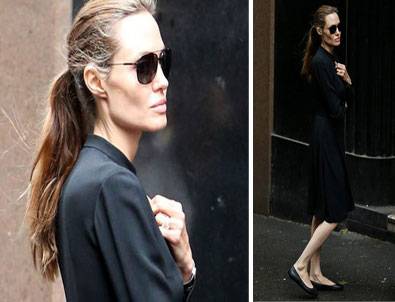 Angelina Jolie mum gibi eriyor!