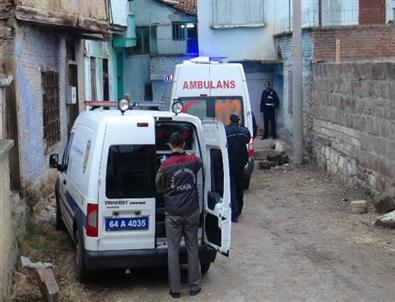 Evinde Bıçaklanarak Öldürüldü