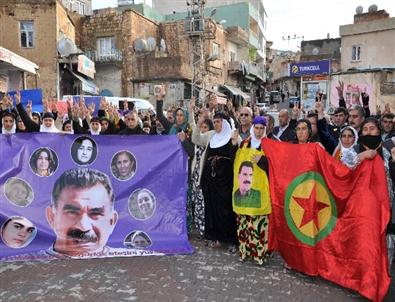 Yüksekova'daki Olaylar Derik'te Protesto Edildi