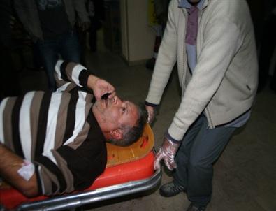 Kamyonet Yolun Karşısına Geçmek İsteyen Yayaya Çarptı