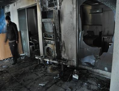 Yüksekova’da Kepenkler Bugün De Açılmadı