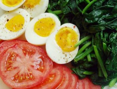 Yumurtayı sebze ve meyveyle tüketin