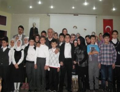 Bilgi Evi Öğrencilerinden Coşkulu Kutlu Doğum Haftası Kutlaması