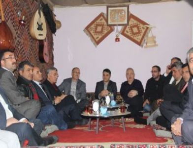 Doğunun Sesi Kültür ve Sanat Derneğinden Milli Judocu Ertuğrul Dönmez’e Plaket