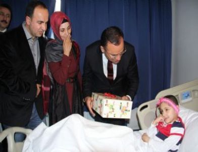 Küçük Tuana’nın Bacağını Kesilmekten Türk Doktorlar Kurtardı