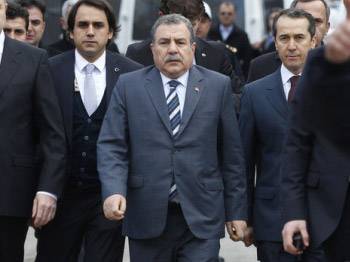 Muammer Güler'den Hüseyin Aygün'e sert tepki