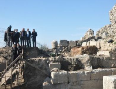 Roma Tiyatrosunda Çalışmalar Sürüyor