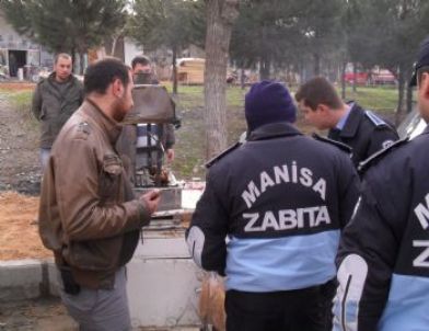 Zabıta Seyyar Satıcılara Göz Açtırmıyor