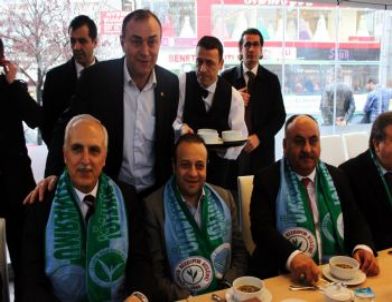 Bakan Bağış ve Vali Mutlu’dan Horon Şov