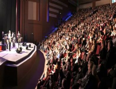 Erkin Koray’dan Müthiş Performans