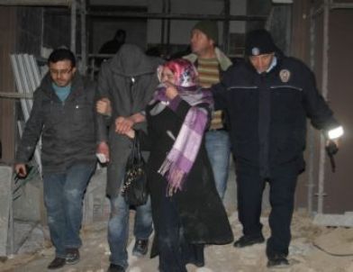 İntihara Kalkıştı, Eşine Sarılmak İsterken Kurtarıldı