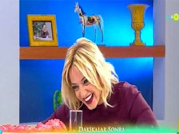 Metin Uca'nın Feng Shui anısı Saba Tümer'i gülme krizine soktu