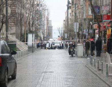 Patlamada Yaralanan Genç Hastaneye Kaldırıldı