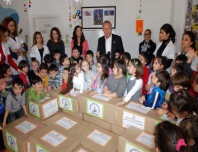 Muratpaşa’lı Miniklerden Van’a Yardım Eli