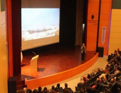 SAÜ'de 'Kanuni ve Harem' Konferansı