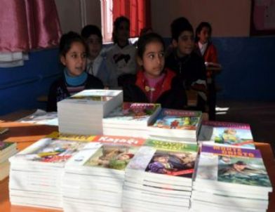 Tut İlçesinde Kitap Okuma Seferberliği