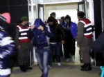 Ayvalık’ta 33 Kaçak Göçmen Yakalandı